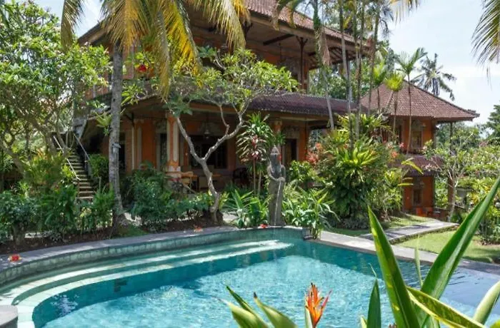 Hotel White House 3*